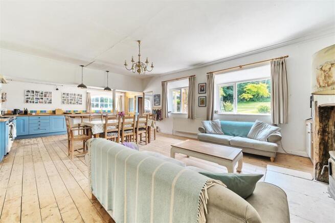 Kitchen / Dining Room