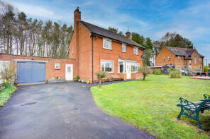 2, Doe Crag Houses, Newcastle Upon Tyne NE19 1NX