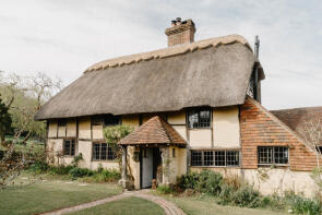 Holly Tree Cottage, Hollingrove Hill, Brightling TN32 5FE
