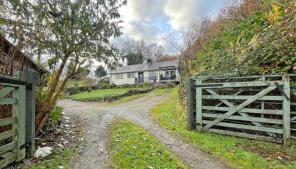 Ael Y Bryn, Road From London Terrace To St John's Church, Porthmadog LL49 9SS