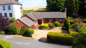Mews Cottage, Highfield Park, Northampton NN6 8NT