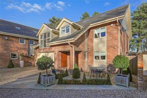 51, Hill Top Road, Newmillerdam, Wakefield WF2 6PZ