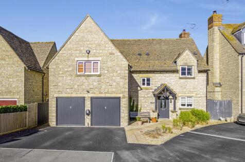 Croft Close, Latton