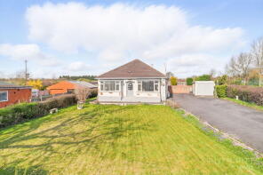 Holmlea, Farm Lane, Fitzwilliam, Pontefract WF9 5DU