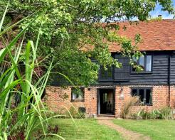 Middle Barton, Coningsby Lane, Fifield, Maidenhead SL6 2PF