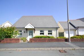 3, Maes Waldo, Fishguard SA65 9ER