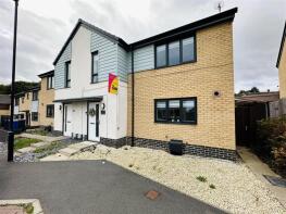 11, Isinglass Drive, Edlington, Doncaster DN12 1DG