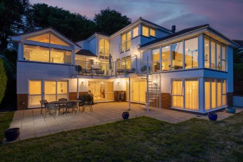 Thatcher Avenue, Torquay, Devon, TQ1 2PD