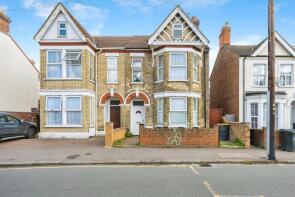127, Hurst Grove, Bedford MK40 4DW