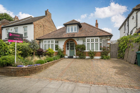 Daws Lane, Mill Hill, NW7
