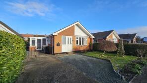 6, St Benedicts Close, Cranwell, Sleaford NG34 8DB
