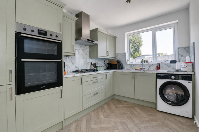Stylish Fitted Kitchen