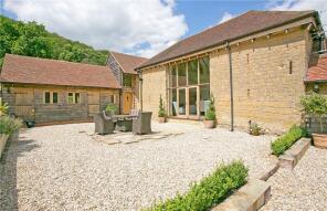 Home Farm Stables, Bell Road, Kingsley Green, Haslemere GU27 3LG