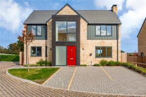 2, Woodlands Grove, Stapleford Abbotts, Romford RM4 1FB