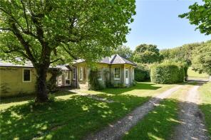 Petersfield Lodge, Winchester Road, Langrish, Alton GU34 3PD