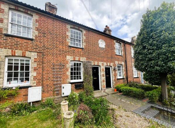 Three Bedroom Terraced Cottage With Large Worksho