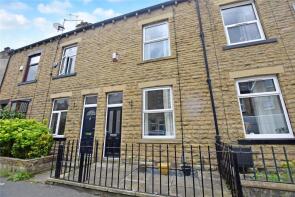 8, Ashgrove, Greengates, Bradford BD10 0BP
