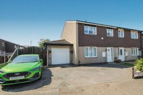 97, Tyefields, Pitsea, Basildon SS13 1JB