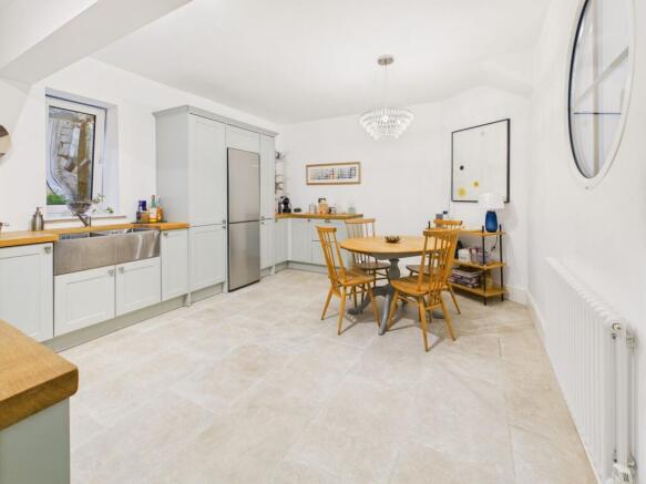 Kitchen/dining
