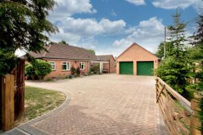 1 Oakdene, Poulshot Road, Devizes SN10 1RH