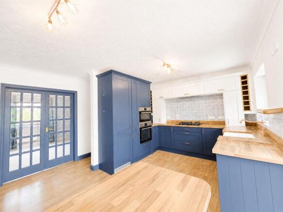 Kitchen EH.jpeg