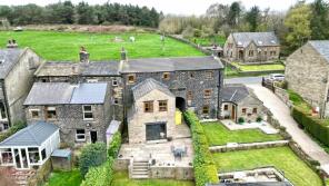 6, Furnace Cottages, Sheffield Road, Crow Edge, Sheffield S36 4HF