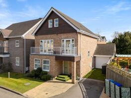29, Pendenza, Cobham KT11 3BY
