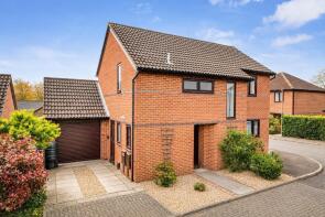39, Pearse Grove, Walton Park, Milton Keynes MK7 7HD