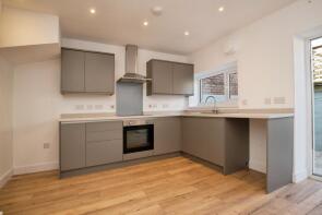 37, Dos Road, Newport NP20 5FJ
