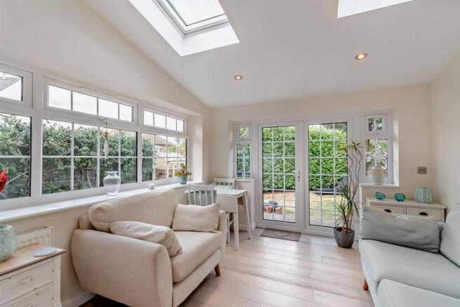 8703606-interior02-800.jpg