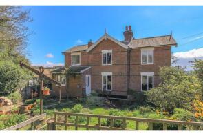 1, Viaduct Cottages, Stoke Lane, Whitchurch RG28 7RS