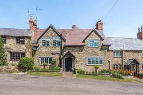2 Kulara, The Green, Towcester NN12 8PN