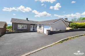 7, Hazel Grove, Llanstadwell, Neyland SA73 1EW