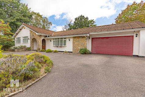 Pringles Close, Ferndown, BH22 8