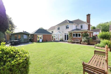 Homestead Gardens, Frenchay, Bristol