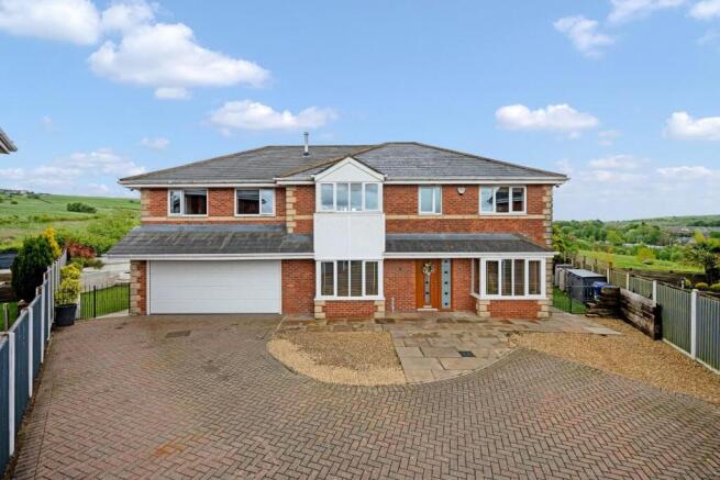 3 Moorlands Court External-13.jpg