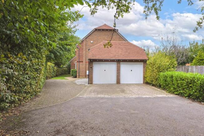Garage & Driveway