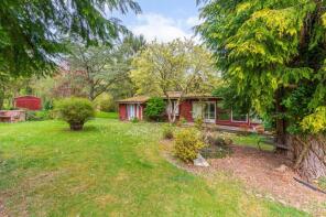 Little Half Acre, Sale Green Road, Sale Green WR9 7LN