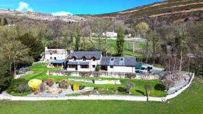 Nyth Y Driw, Sun Bank, Llangollen LL20 8EG