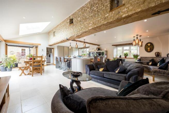 Blend of modern & traditional