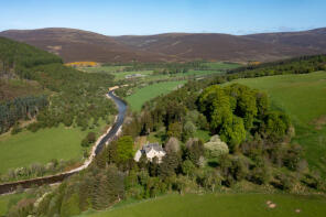 Kirkmichael House, B9136 From A939 At Bridge Of Avon To U132h Near Inverchabit, Kirkmichael, Ballindalloch AB37 9AR