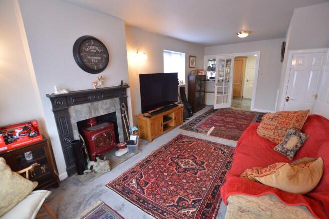 Lounge to Front