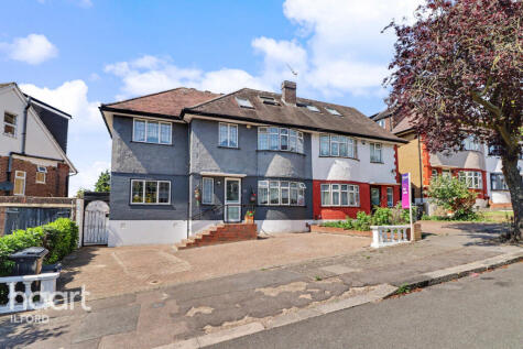 Wells Gardens, Ilford