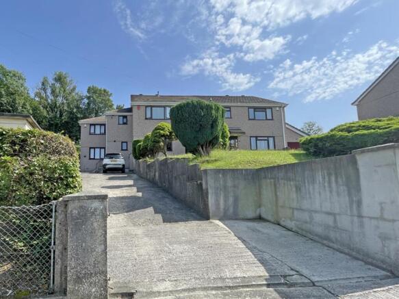 Rochford Crescent 26 - New Front.jpg