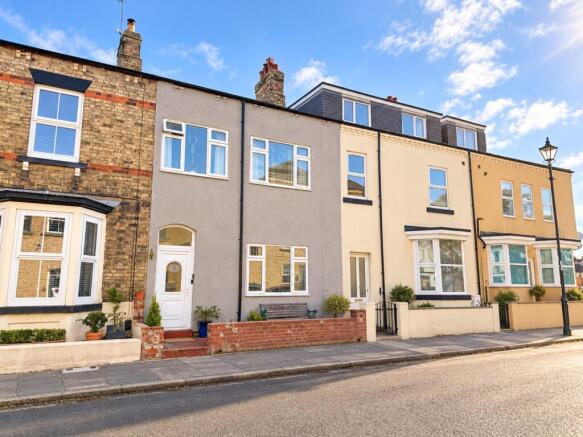 Garnet EweMove Saltburn-23