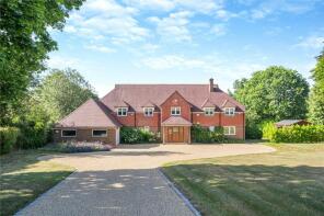 Bracton House, Wire Cut, Frensham, Farnham GU10 3DG