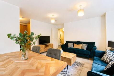 Chapman Road, Thornbury, BD3 7FE