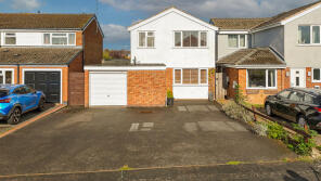 4, Cambridge Drive, Leicester LE9 9JB