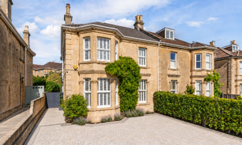 Newbridge Hill, Bath, BA1