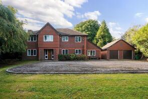 Chestnut Holt, Stane Street, Pulborough RH20 1BG